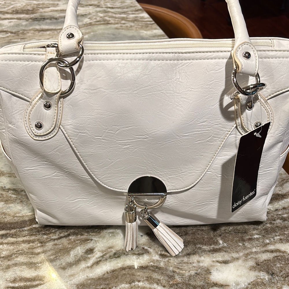 Daisy Fuentes White Shoulder Bag with Textured Finish